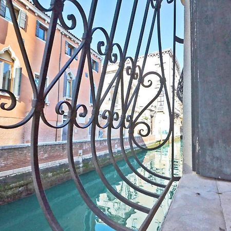 San Barnaba On The Canal Venedig Exterior foto