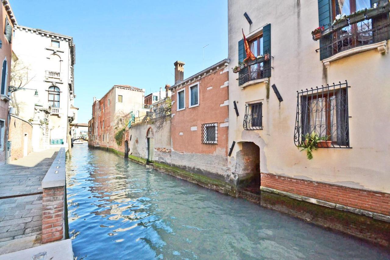 San Barnaba On The Canal Venedig Exterior foto