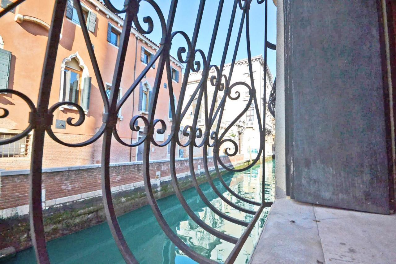 San Barnaba On The Canal Venedig Exterior foto